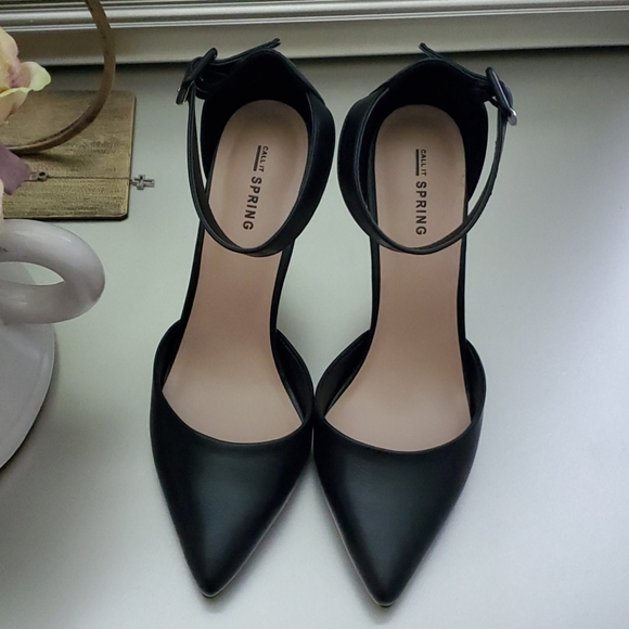 Heels - Picture 3 of 4